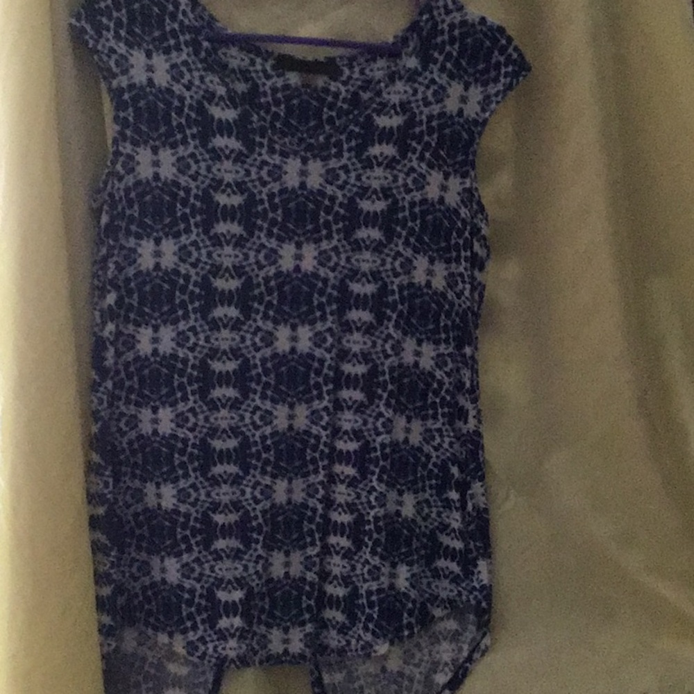 Comfortable and sexy ‘party in the back’ tee.